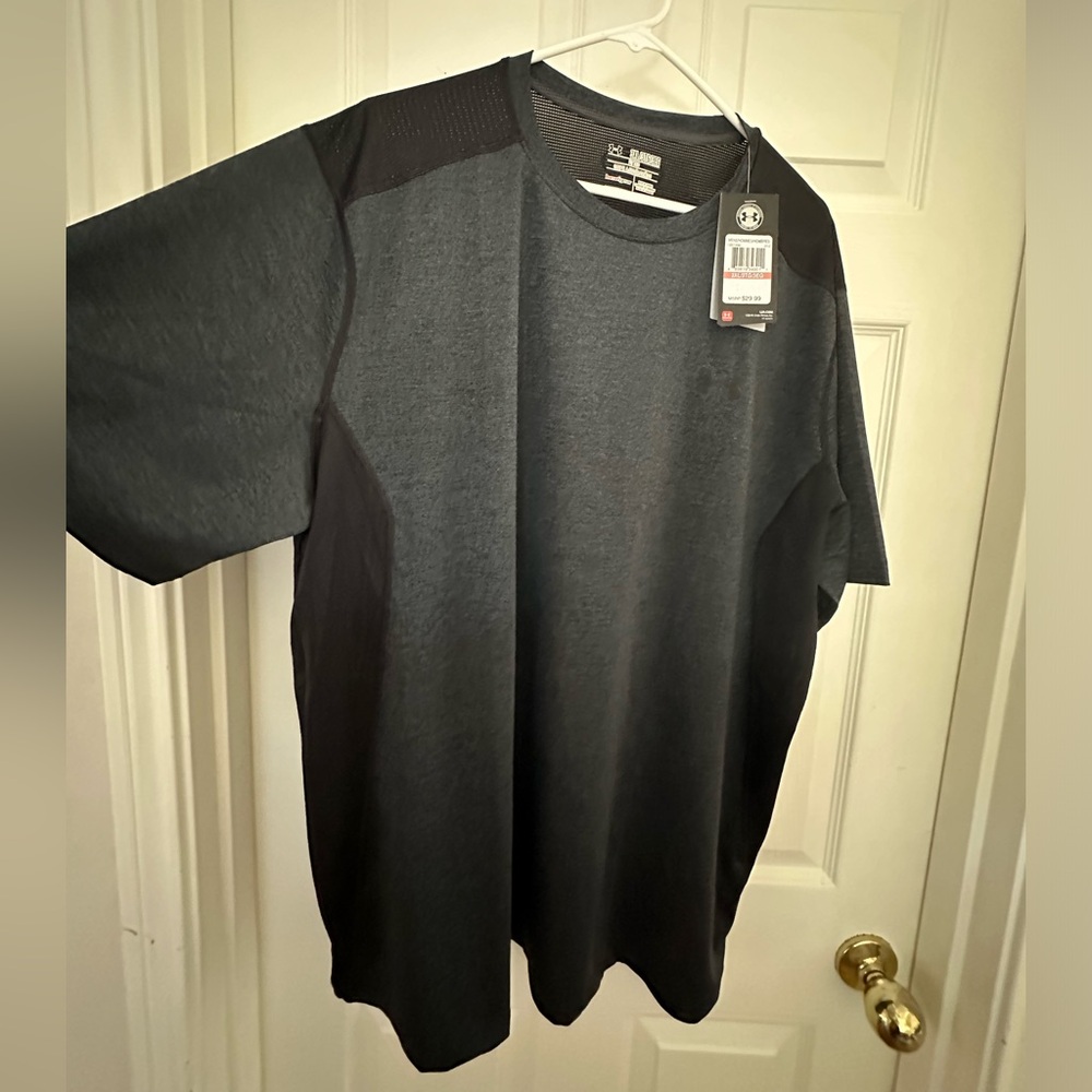 Under Armour Men’s short sleeved shirt. Black, 3XL
